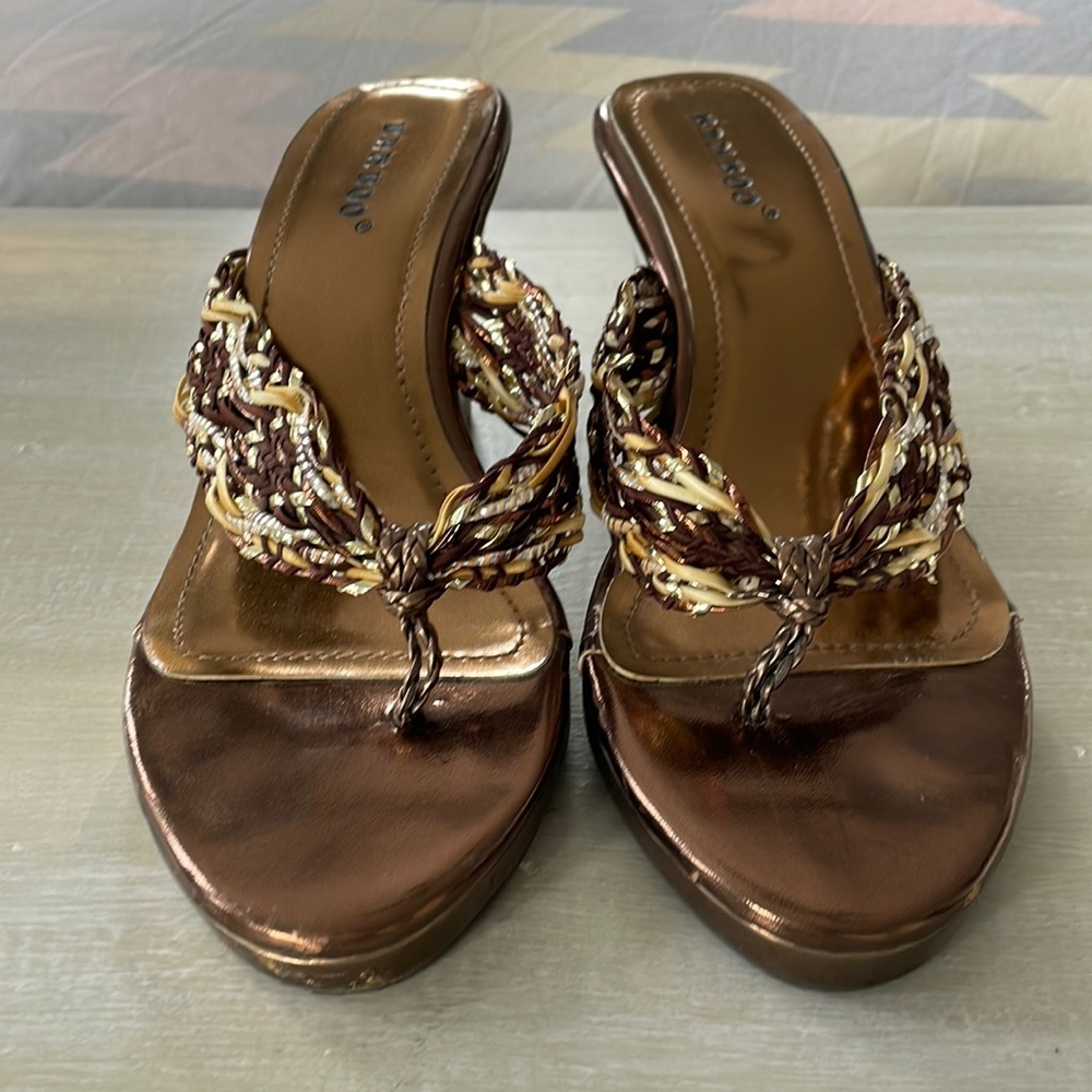 Bamboo gold & bronze shiny wedges, size 7